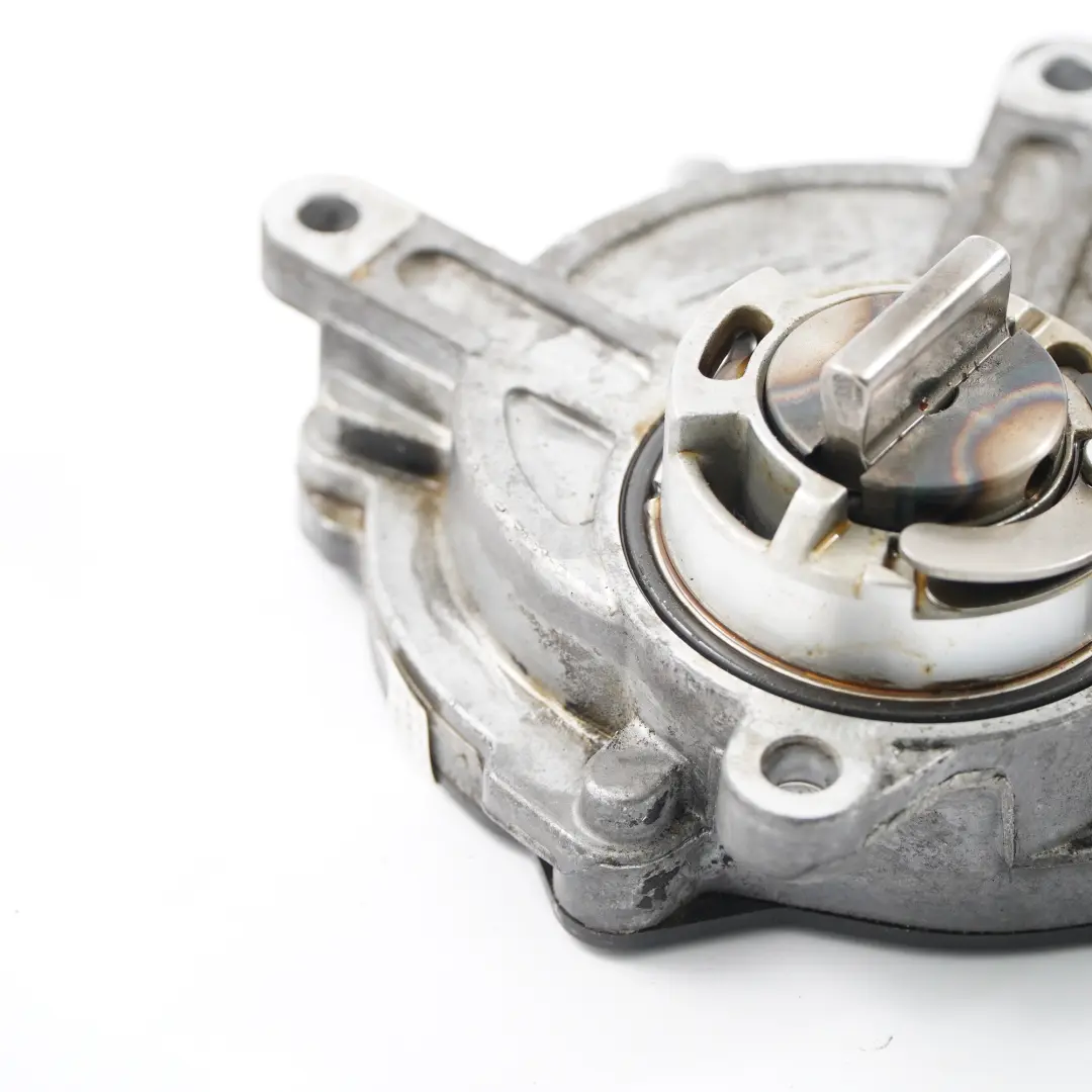 M271 Petrol OM642 Diesel Vacuum Pump to Mercedes W204 W221 with Part number A2722300465 Mercedes W204 W221 M271 Petrol OM642 Diesel Vacuum Pump - SKU A2722300465 - Part number A2722300465