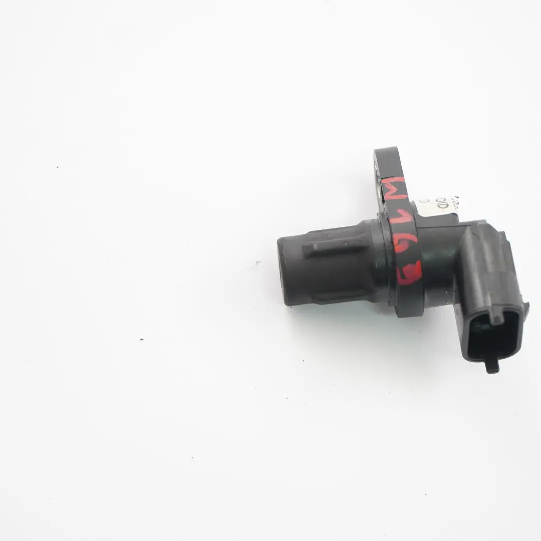 M272 Engine Camshaft Position Sensor to Mercedes W169 W204 W211 W212 with Part number A2729050043 Mercedes W169 W204 W211 W212 M272 Engine Camshaft Position Sensor - SKU A2729050043 - Part number A2729050043