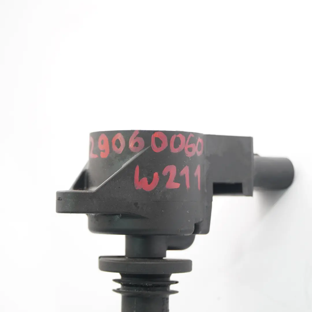 Zündspule Mercedes W211 W221 Benzinmotor M272 M273 für mit Teilenummer A2729060060 Zündspule Mercedes W211 W221 Benzinmotor M272 M273 - SKU A2729060060 - Teilenummer A2729060060