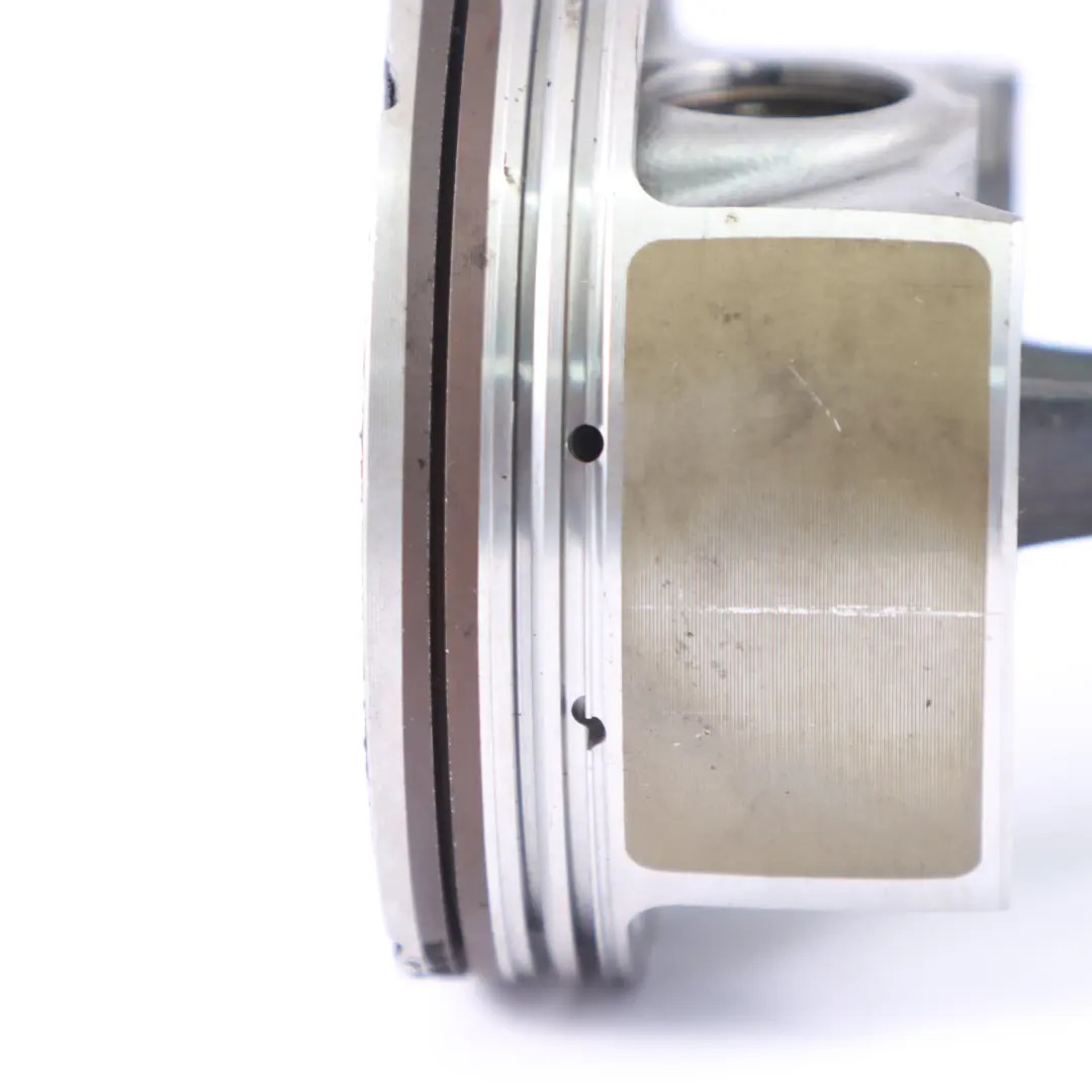 Biela Pistón Mercedes W204 Motor Gasolina M272 A2720301018 para con número de pieza A2730300820 Biela Pistón Mercedes W204 Motor Gasolina M272 A2720301018 - SKU A2730300820 - Número de pieza A2730300820