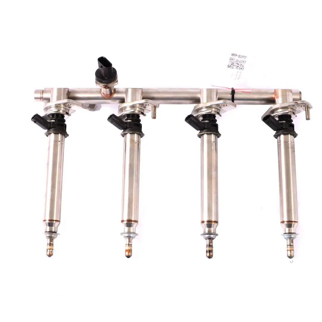 M274 Benzina Iniezione Rail Iniettore per Mercedes W205 con numero di parte A2740700995 Mercedes W205 M274 Benzina Iniezione Rail Iniettore - SKU A2740700995 - Numero di parte A2740700995