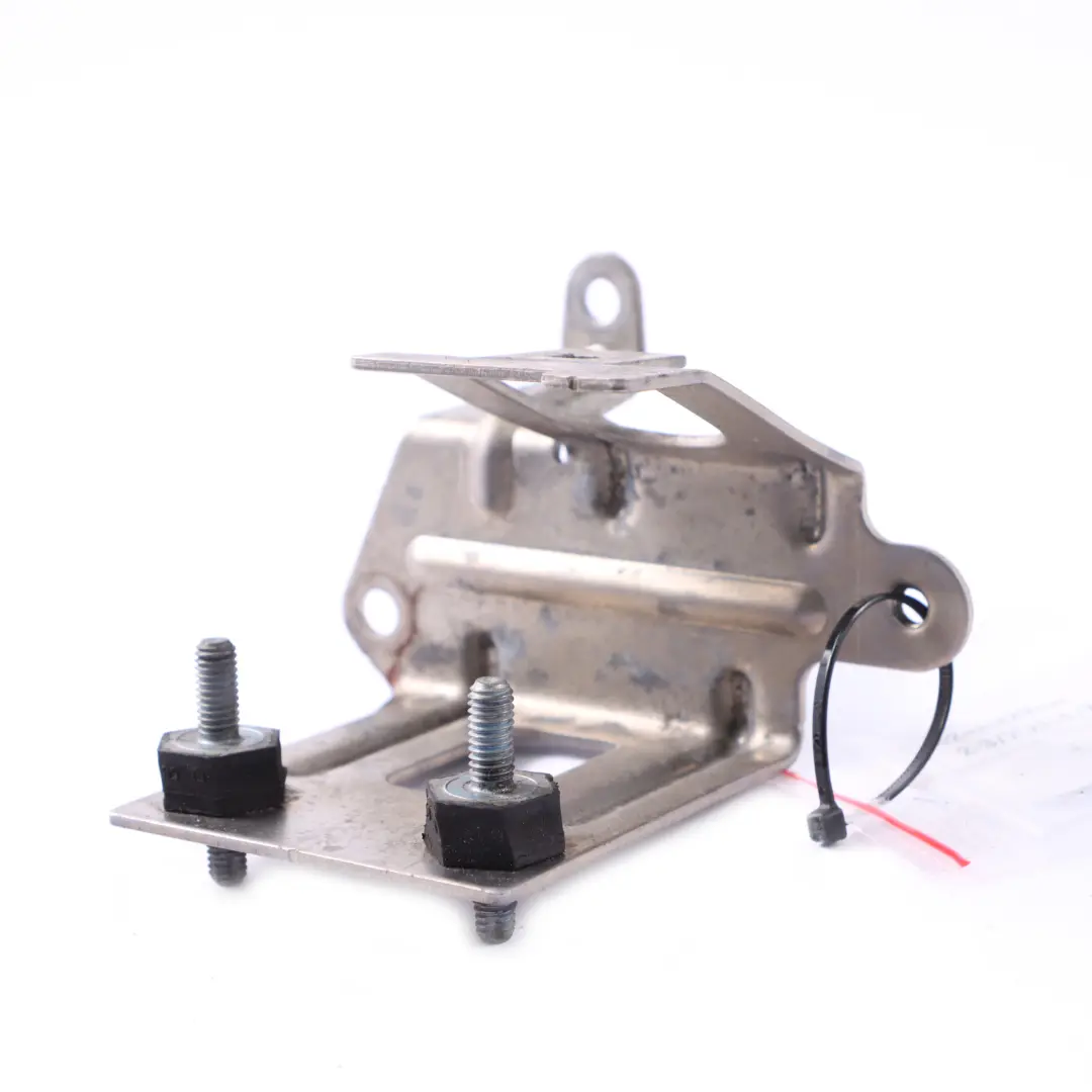 Staffa motore Mercedes W204 M274 Montaggio della valvola pressione per con numero di parte A2740780641 Staffa motore Mercedes W204 M274 Montaggio della valvola pressione - SKU A2740780641 - Numero di parte A2740780641