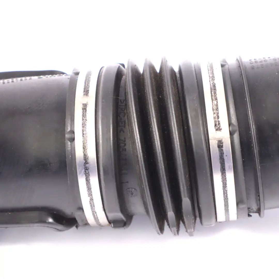 Gasolina OM276 Caja de aire Tubo de admisión Derecha para Mercedes W205 con número de pieza A2760940697 Mercedes W205 Gasolina OM276 Caja de aire Tubo de admisión Derecha - SKU A2760940697 - Número de pieza A2760940697