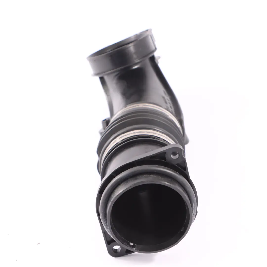 benzina OM276 Tubo di aspirazione della scatola dell'aria a destra per Mercedes W205 con numero di parte A2760940697 Mercedes W205 benzina OM276 Tubo di aspirazione della scatola dell'aria a destra - SKU A2760940697 - Numero di parte A2760940697