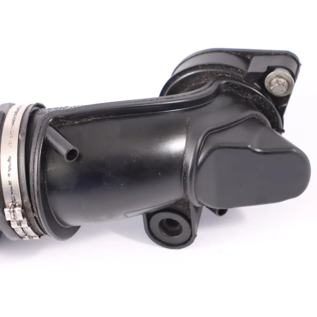 OM276 Air Boîte Tuyau d'admission droit pour Mercedes W205 Petrol à propos du numéro de pièce A2760940697 Mercedes W205 Petrol OM276 Air Boîte Tuyau d'admission droit - SKU A2760940697 - Numéro de pièce A2760940697