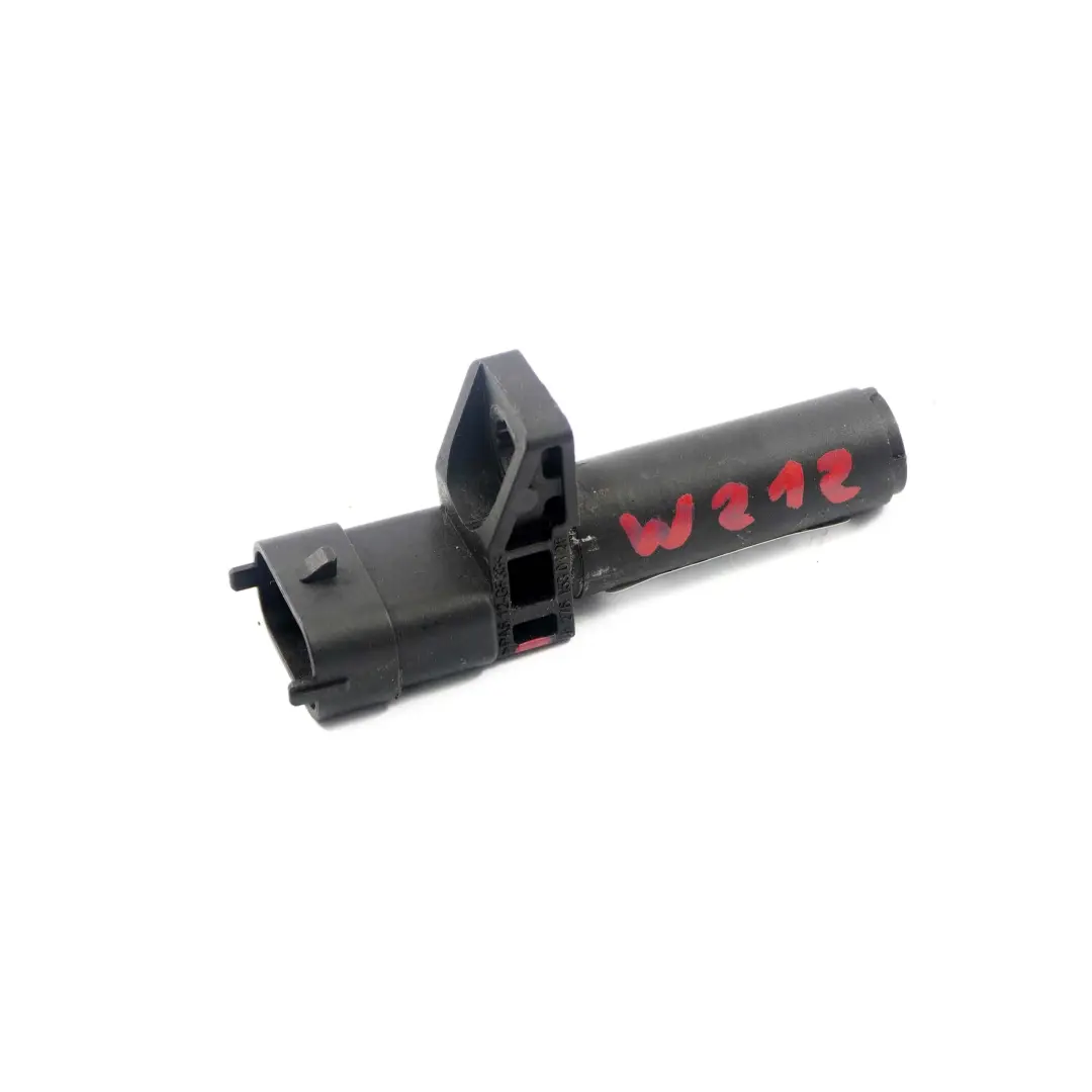 Sensore posizione dell'albero gomiti W204 W212 W221 Motore per Mercedes con numero di parte A2761530128 Mercedes Sensore posizione dell'albero gomiti W204 W212 W221 Motore - SKU A2761530128 - Numero di parte A2761530128