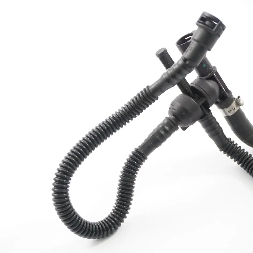 M282 Pompa di rigenerazione del carburante Tubo linea per Mercedes W177 con numero di parte A2820180200 Mercedes W177 M282 Pompa di rigenerazione del carburante Tubo linea - SKU A2820180200 - Numero di parte A2820180200