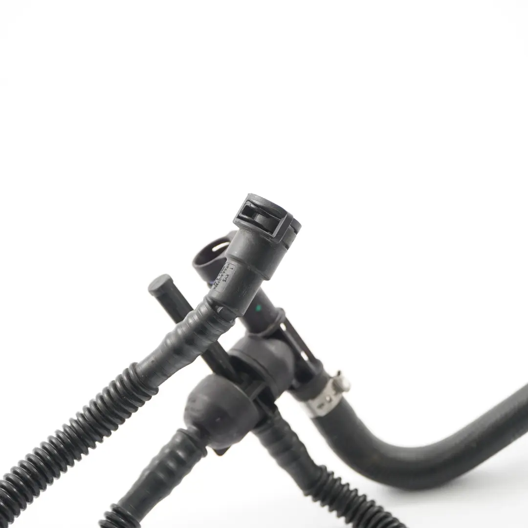 M282 Pompe de régénération du carburant Tube de purge Mercedes W177 - SKU A2820180200 - Numéro de pièce A2820180200