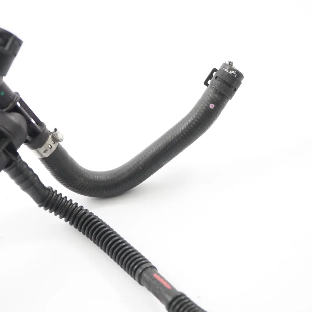 M282 Pompe de régénération du carburant Tube de purge Mercedes W177 - SKU A2820180200 - Numéro de pièce A2820180200