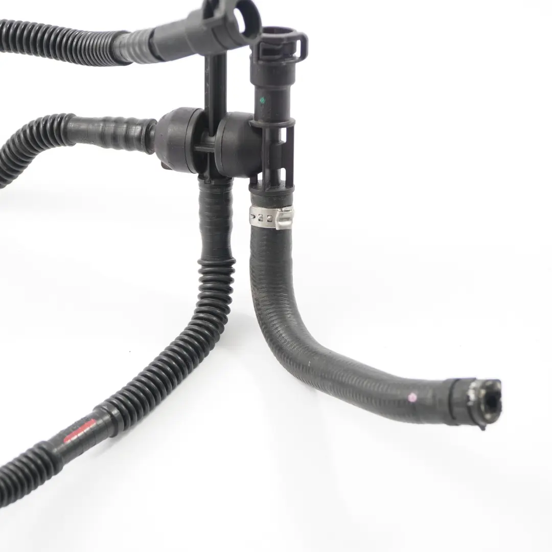 M282 Pompa di rigenerazione del carburante Tubo linea per Mercedes W177 con numero di parte A2820180200 Mercedes W177 M282 Pompa di rigenerazione del carburante Tubo linea - SKU A2820180200 - Numero di parte A2820180200