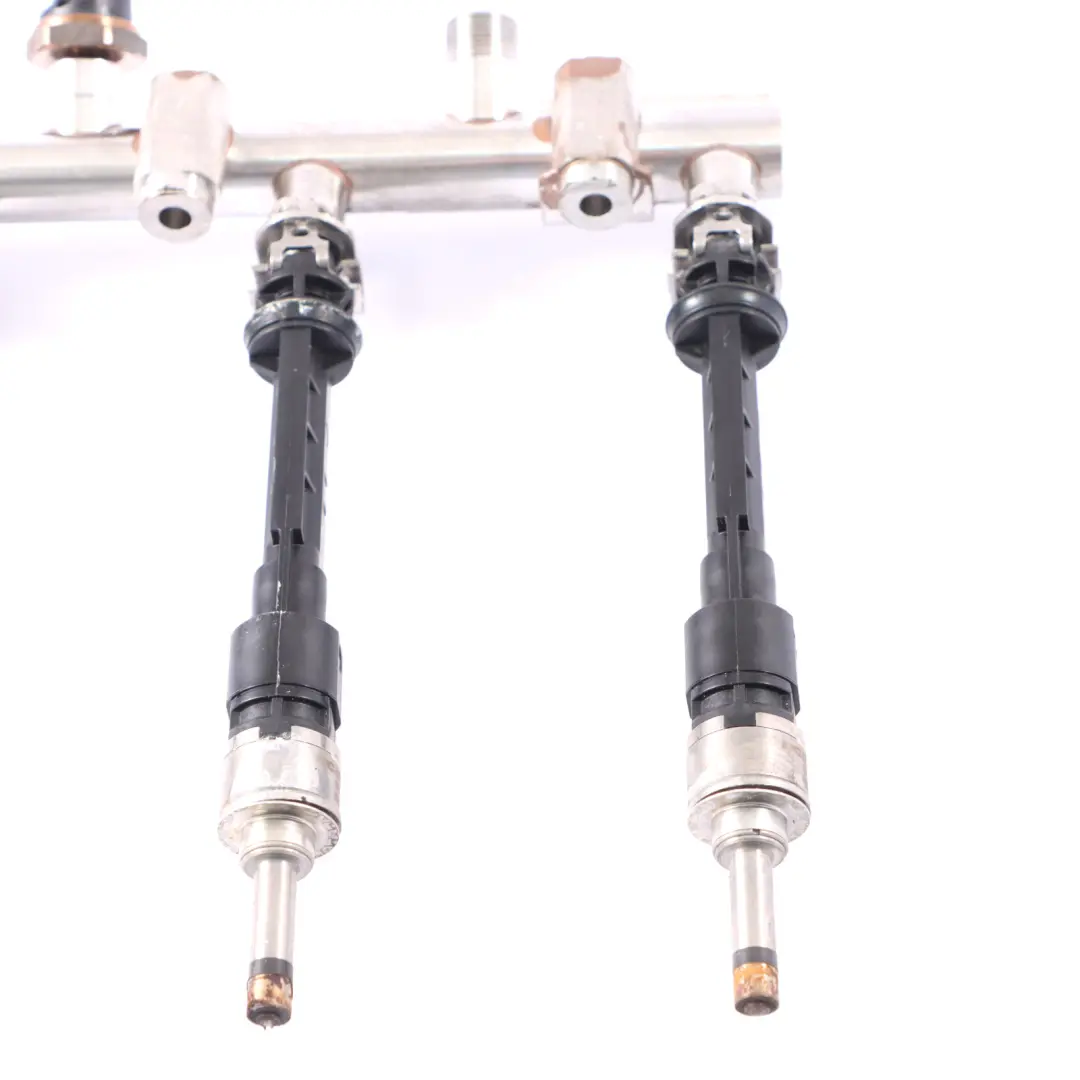 Kraftstoff Verteiler Mercedes W177 Benzin M282 Injektoren für mit Teilenummer A2820701000 Kraftstoff Verteiler Mercedes W177 Benzin M282 Injektoren - SKU A2820701100 - Teilenummer A2820701000