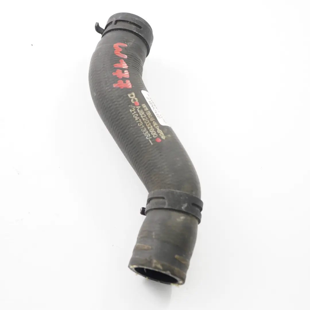 Mercedes W177 M282 Tuyau d'eau moteur essence Tuyau refroidissement - SKU A2822032600 - Numéro de pièce A2822032600