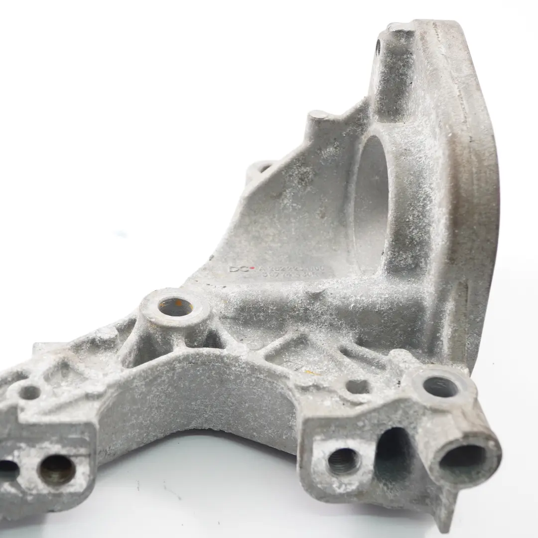 Suspension Mercedes W177 M282 Engine Carrier Support Bracket to Engine with Part number A2822232600 Engine Suspension Mercedes W177 M282 Engine Carrier Support Bracket - SKU A2822232600 - Part number A2822232600