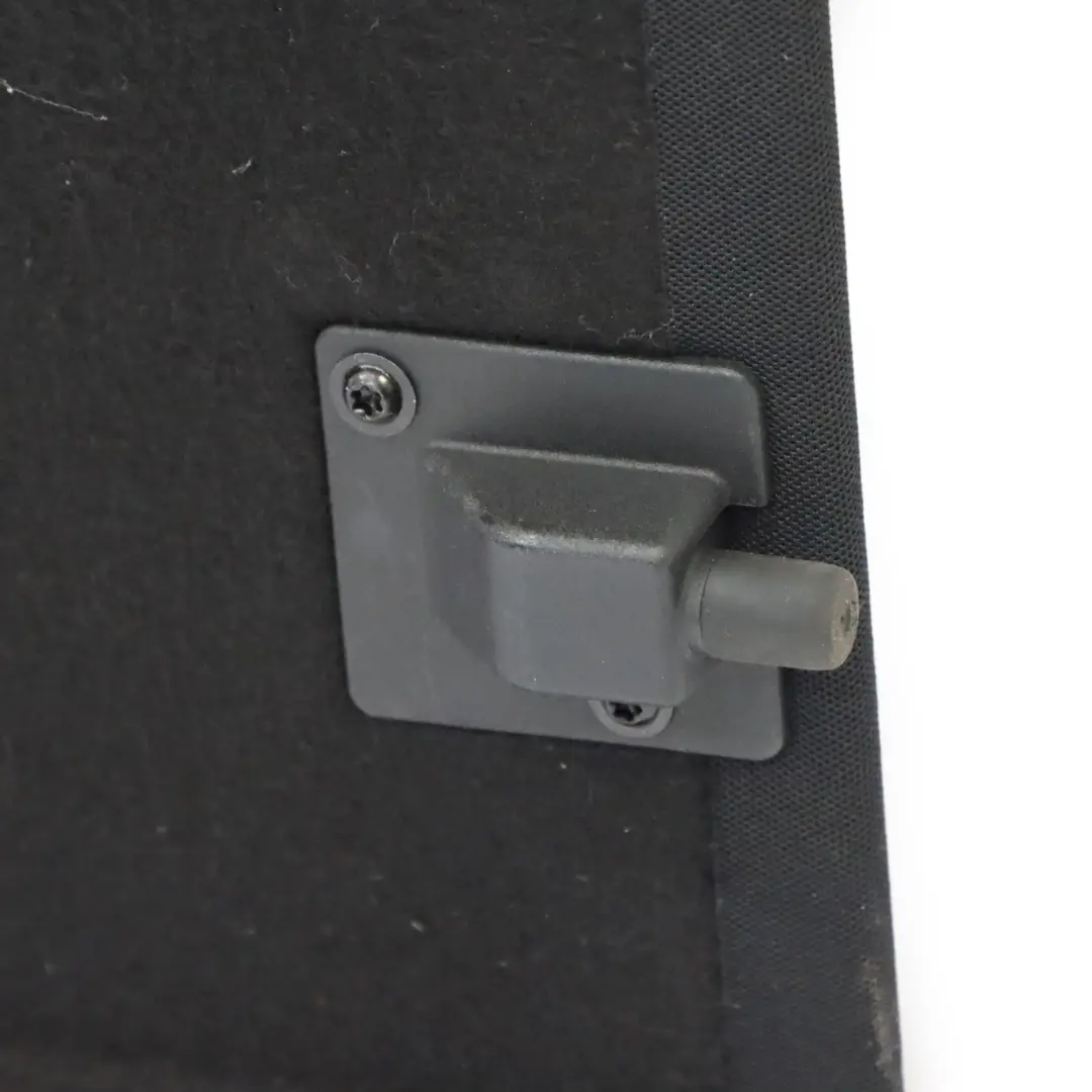 Rivestimento del pannello del bagagliaio Nero per Mercedes C292 con numero di parte A2926904200 Mercedes C292 Rivestimento del pannello del bagagliaio Nero - SKU A2926904200 - Numero di parte A2926904200