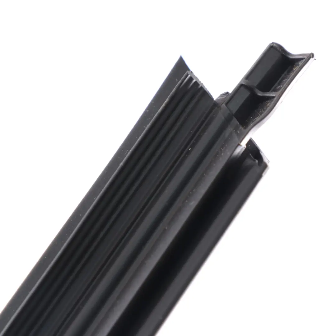 ML350 W166 Fenêtre porte arrière droite Joint d'étanchéité pour Mercedes à propos du numéro de pièce A2927350465 Mercedes ML350 W166 Fenêtre porte arrière droite Joint d'étanchéité - SKU A2927350465 - Numéro de pièce A2927350465