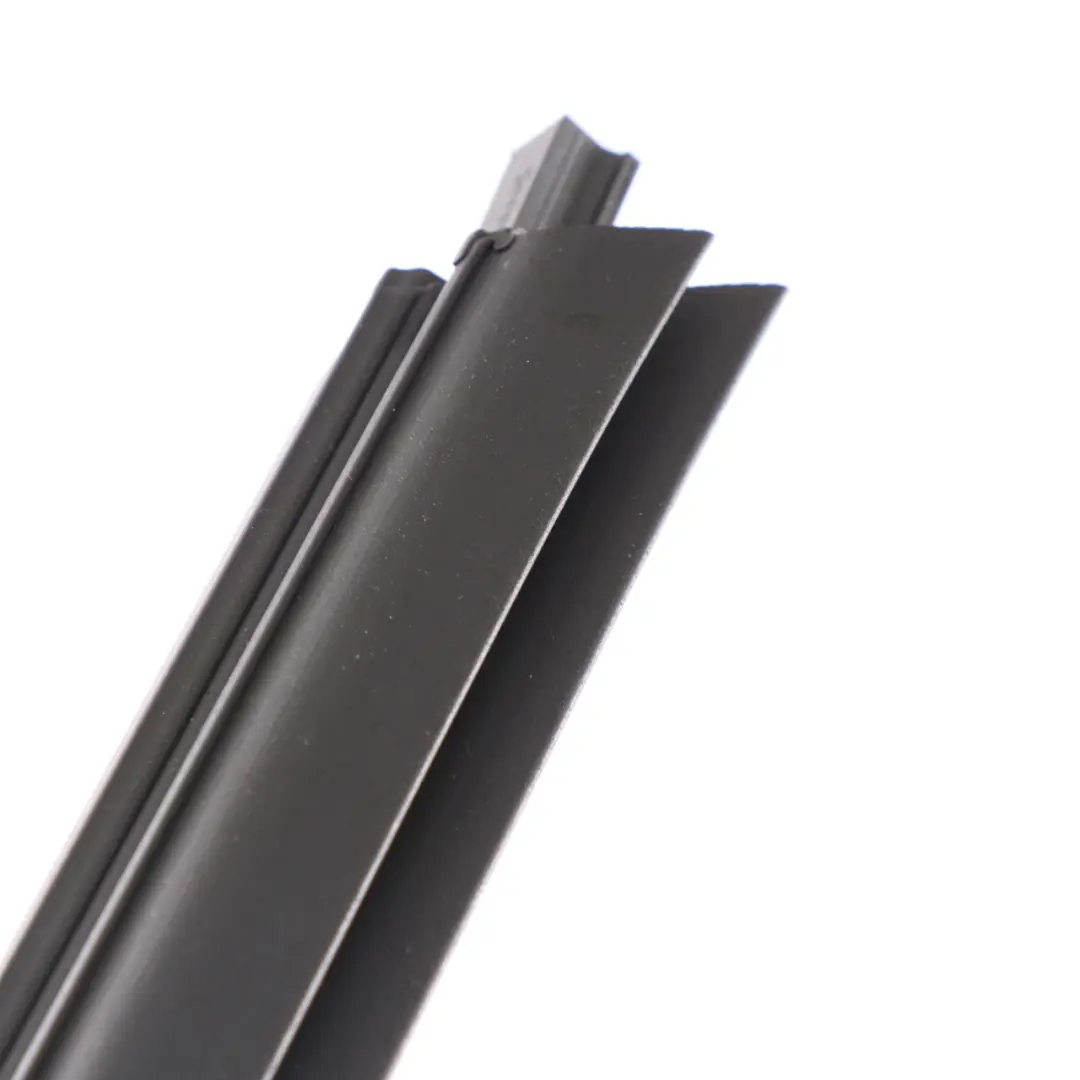 ML350 W166 Fenêtre porte arrière droite Joint d'étanchéité pour Mercedes à propos du numéro de pièce A2927350465 Mercedes ML350 W166 Fenêtre porte arrière droite Joint d'étanchéité - SKU A2927350465 - Numéro de pièce A2927350465