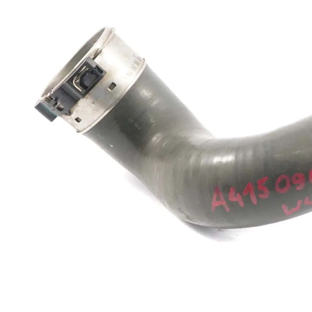 tubo flessibile flusso d'aria Intercooler linea per Mercedes W415 Turbo con numero di parte A4150900437 Mercedes W415 Turbo tubo flessibile flusso d'aria Intercooler linea - SKU A4150900437 - Numero di parte A4150900437