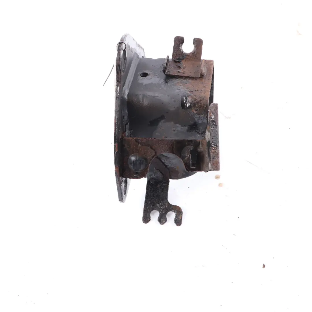 Soporte Montaje Eje Trasero Izquierdo para Mercedes W415 con número de pieza A4153520600 Mercedes W415 Soporte Montaje Eje Trasero Izquierdo - SKU A4153520600 - Número de pieza A4153520600