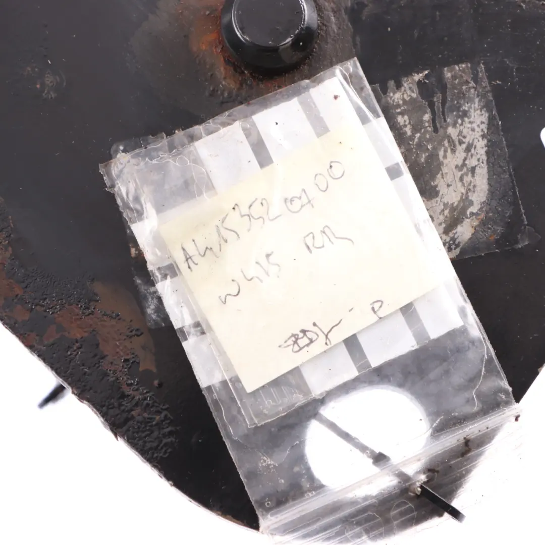 Mercedes W415 Soporte Eje Trasero Derecho - SKU A4153520700 - Número de pieza A4153520700