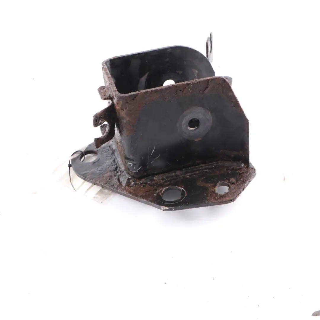 Soporte Eje Trasero Derecho para Mercedes W415 con número de pieza A4153520700 Mercedes W415 Soporte Eje Trasero Derecho - SKU A4153520700 - Número de pieza A4153520700