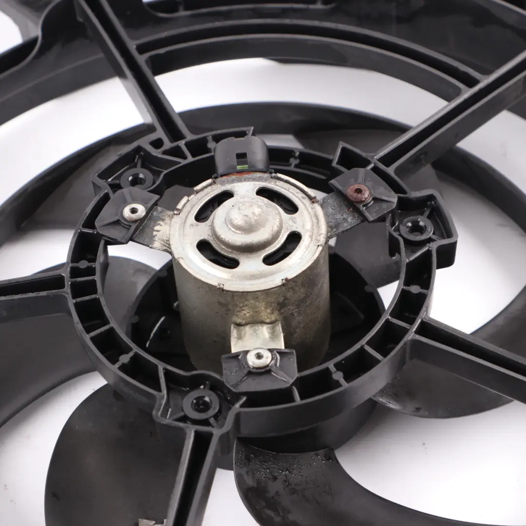 Ventilador Radiador Refrigeración Carenado para Mercedes Citan W415 con número de pieza A4155050155 Mercedes Citan W415 Ventilador Radiador Refrigeración Carenado - SKU A4155050155 - Número de pieza A4155050155