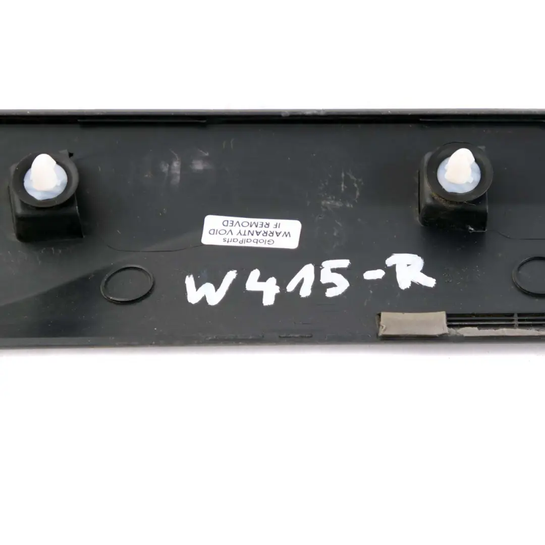 Moldura Puerta Trasera Negra Derecha para Mercedes W415 Citan con número de pieza A4156971562 Mercedes W415 Citan Moldura Puerta Trasera Negra Derecha - SKU A4156971562 - Número de pieza A4156971562