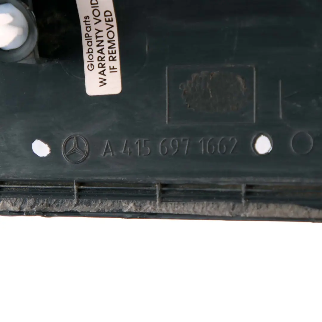 Striscia rivestimento posteriore sinistro Pannello copertura nero per Mercedes W415 con numero di parte A4156971662 Mercedes W415 Striscia rivestimento posteriore sinistro Pannello copertura nero - SKU A4156971662 - Numero di parte A4156971662