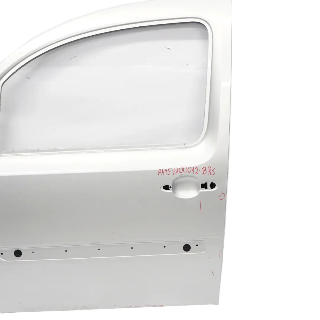 Guscio pannello sinistro porta Argento brillante - 9744 per Mercedes Citan W415 con numero di parte A4157200012 Mercedes Citan W415 Guscio pannello sinistro porta Argento brillante - 9744 - SKU A4157200012-BRS - Numero di parte A4157200012