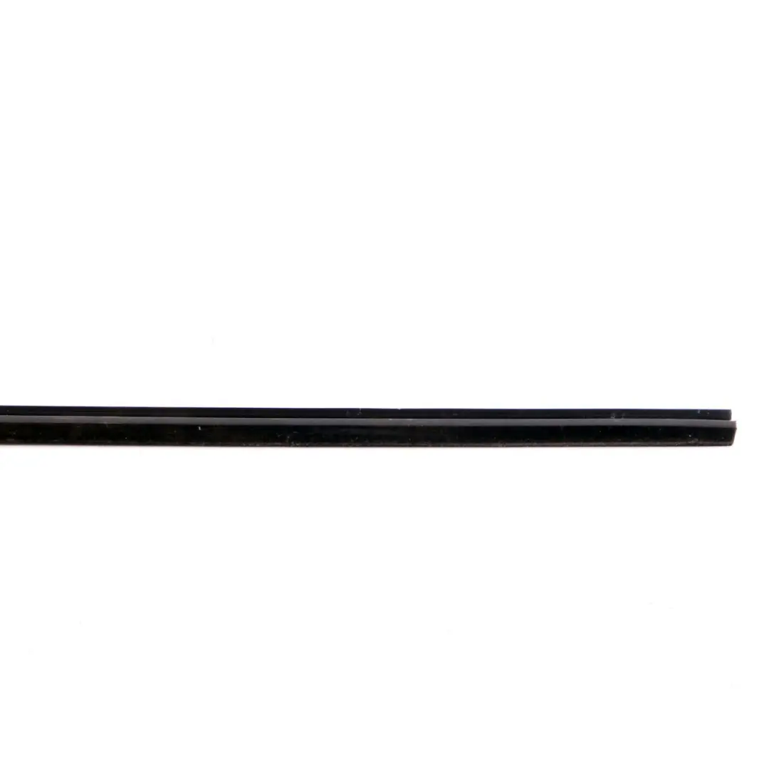 Mercedes W415 Citan Bande d'étanchéité de vitre avant droite noir - SKU A4157250065 - Numéro de pièce A4157250065