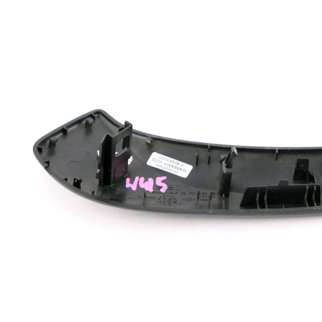 Tarjeta de Puerta Delantera Derecha Asidero Cubremanija 809608227R para Mercedes W415 con número de pieza A4157270580 Mercedes W415 Tarjeta de Puerta Delantera Derecha Asidero Cubremanija 809608227R - SKU A4157270580 - Número de pieza A4157270580