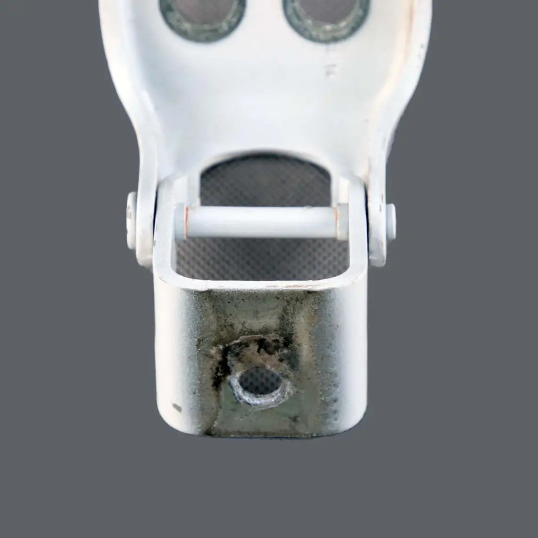 Cerniera Porta Anteriore Sinistra Destra Bianco Artico 9147 per Mercedes Citan W415 con numero di parte A4157303300 Mercedes Citan W415 Cerniera Porta Anteriore Sinistra Destra Bianco Artico 9147 - SKU A4157303300-ARW - Numero di parte A4157303300