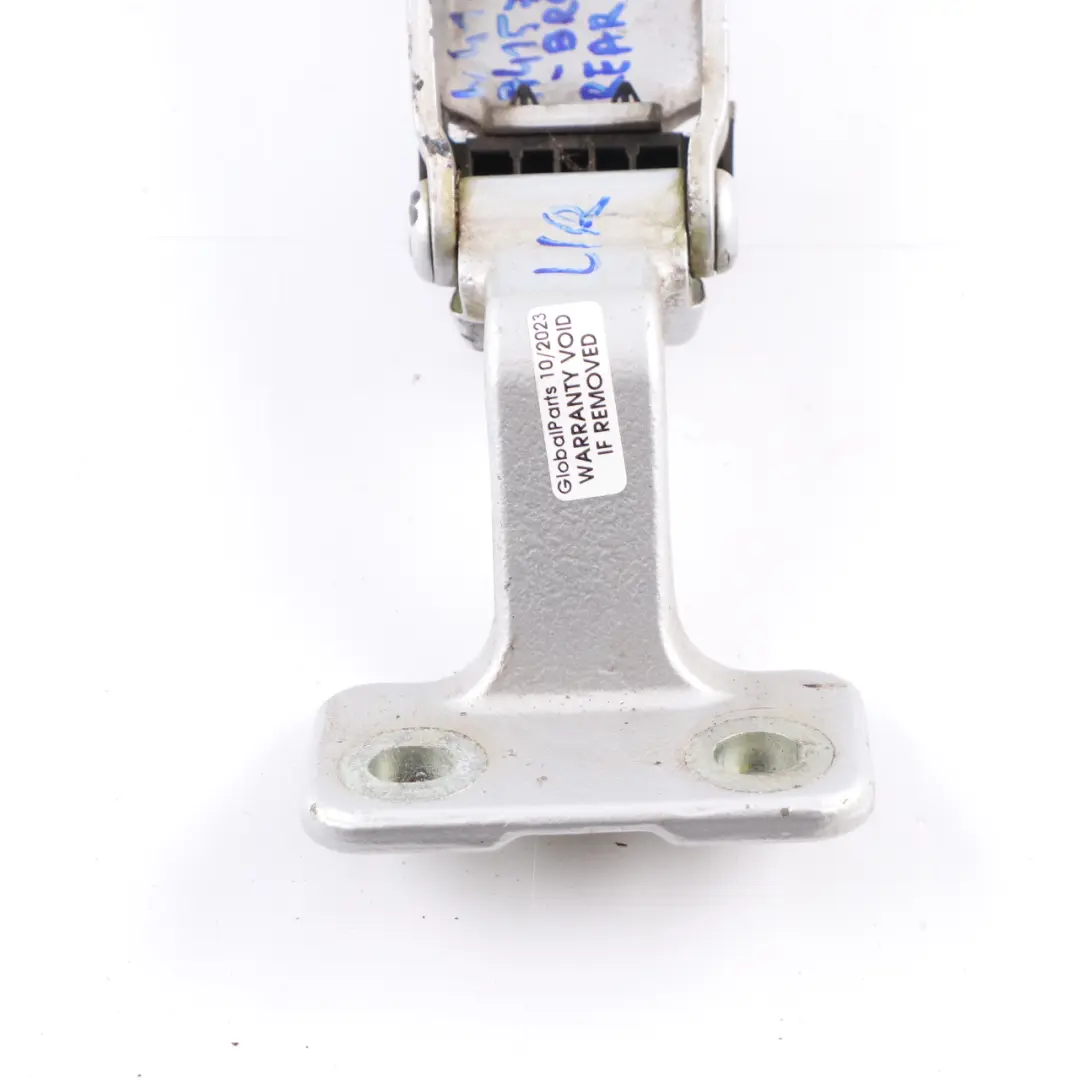 Cerniera Porta Posteriore Sinistra Destra Argento Brillante 9744 per Mercedes W415 con numero di parte A4157400237 Mercedes W415 Cerniera Porta Posteriore Sinistra Destra Argento Brillante 9744 - SKU A4157400237-BRS - Numero di parte A4157400237