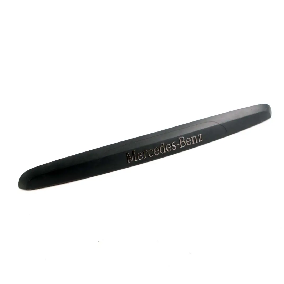  Poignée de coffre Mercedes W415 Citan Boot Lid Tailgate Grab A4157420030 - SKU A4157470300 - Numéro de pièce A4157470300