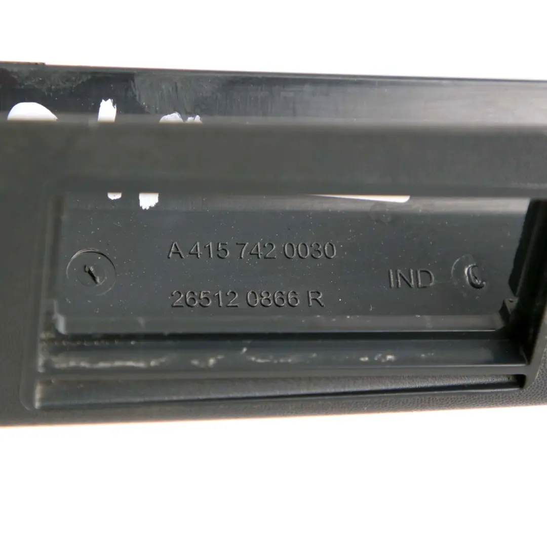  Poignée de coffre Mercedes W415 Citan Boot Lid Tailgate Grab A4157420030 - SKU A4157470300 - Numéro de pièce A4157470300