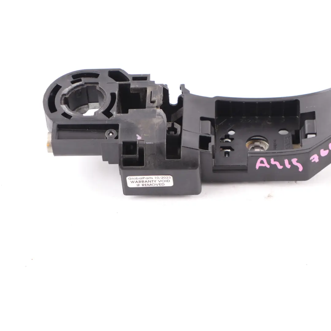 Supporto Base Maniglia Portiera Anteriore Destro 8200497521 per Mercedes Citan W415 con numero di parte A4157600200 Mercedes Citan W415 Supporto Base Maniglia Portiera Anteriore Destro 8200497521 - SKU A4157600200-2 - Numero di parte A4157600200