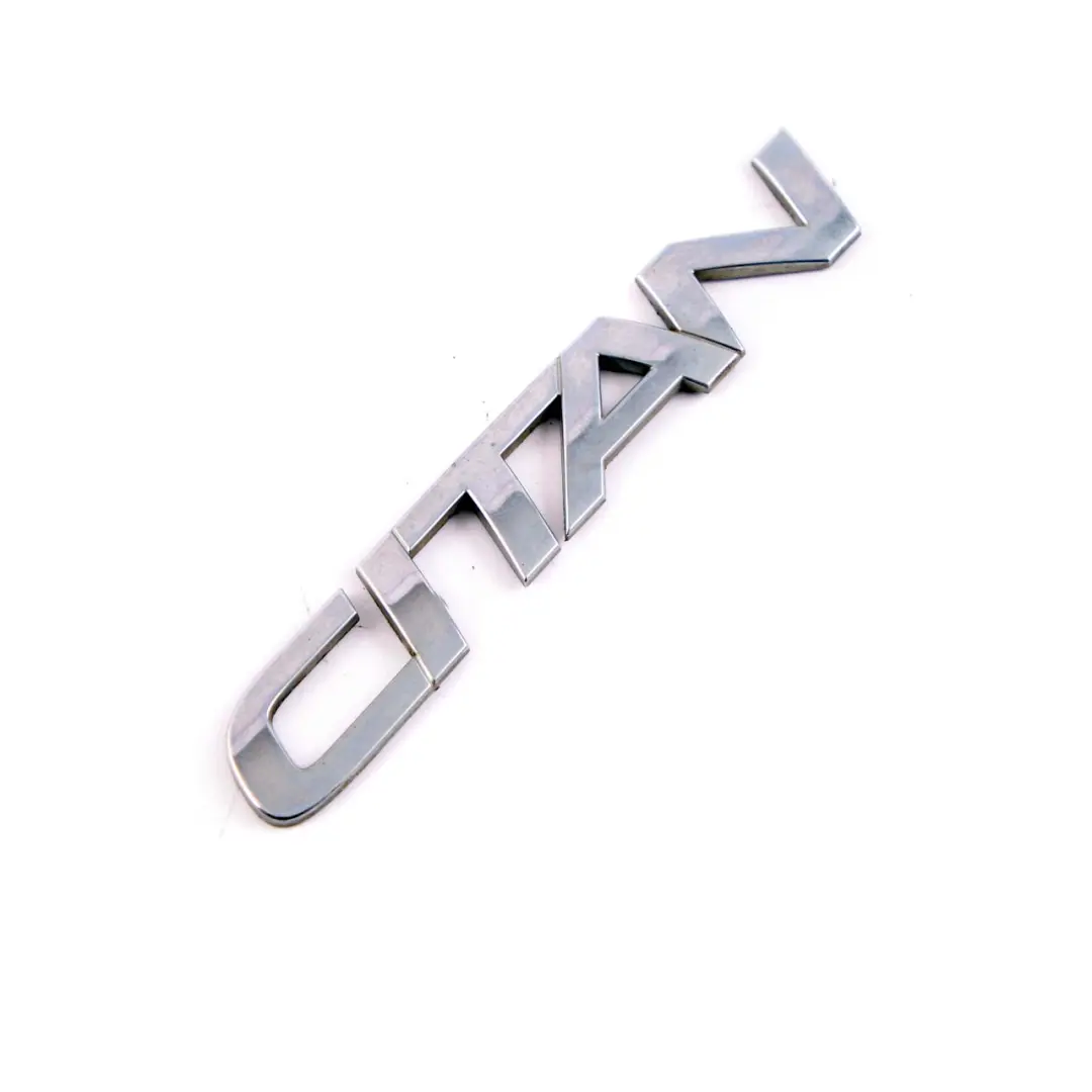 Emblema Portellone Posteriore Lettera Aderente per Mercedes W415 Citan con numero di parte A4158170200 Mercedes W415 Citan Emblema Portellone Posteriore Lettera Aderente - SKU A4158170200 - Numero di parte A4158170200