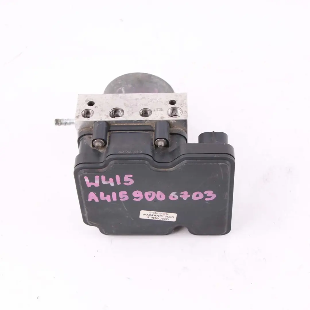 ESP ABS Hydro Steuergerät Brems Pumpen Steuer Gerät 0265956403 für Mercedes W415 mit Teilenummer A4159006703 Mercedes W415 ESP ABS Hydro Steuergerät Brems Pumpen Steuer Gerät 0265956403 - SKU A4159006703 - Teilenummer A4159006703
