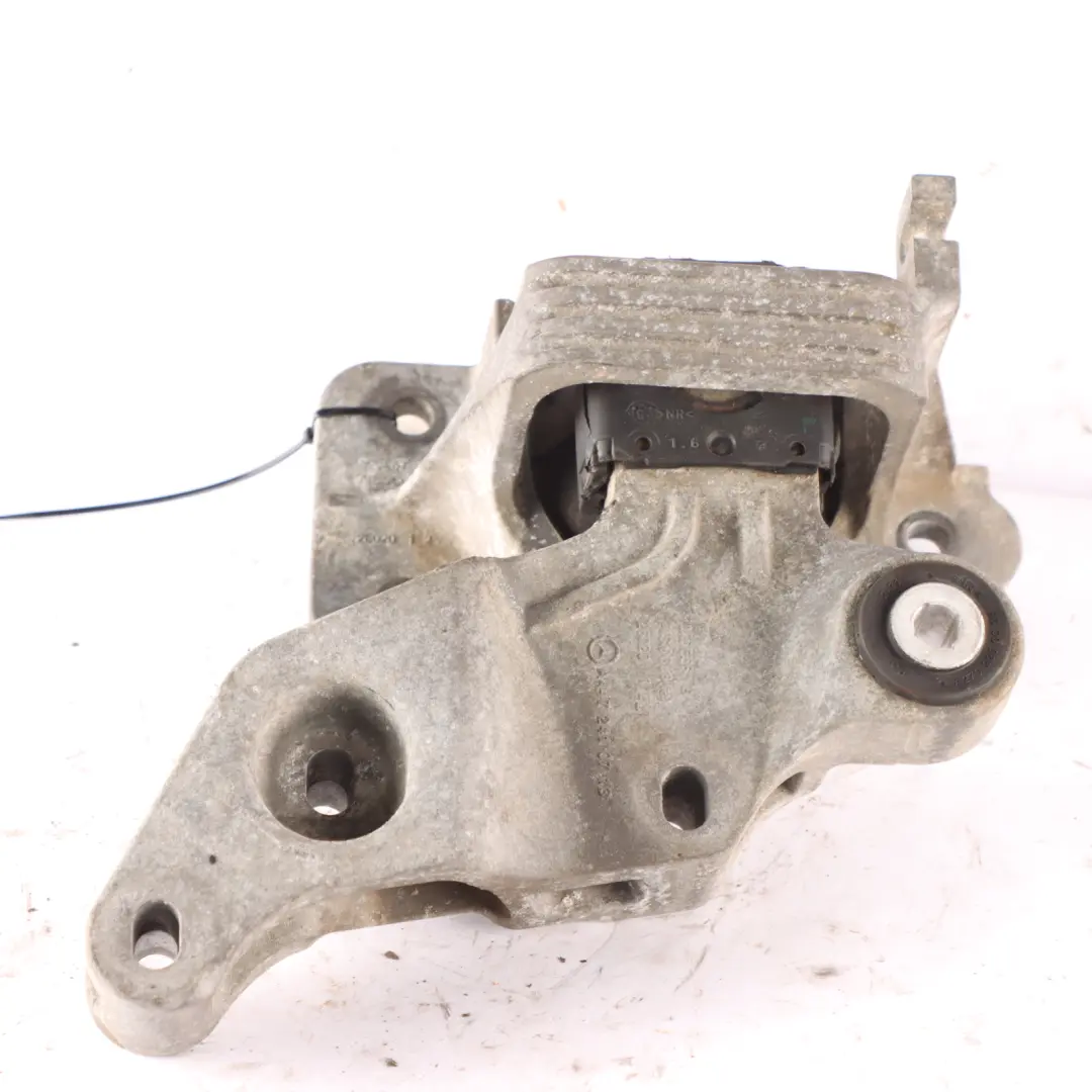 OM622 Support Moteur Avant Droit pour Mercedes Vito W447 à propos du numéro de pièce A4472410713 Mercedes Vito W447 OM622 Support Moteur Avant Droit - SKU A4472410713 - Numéro de pièce A4472410713