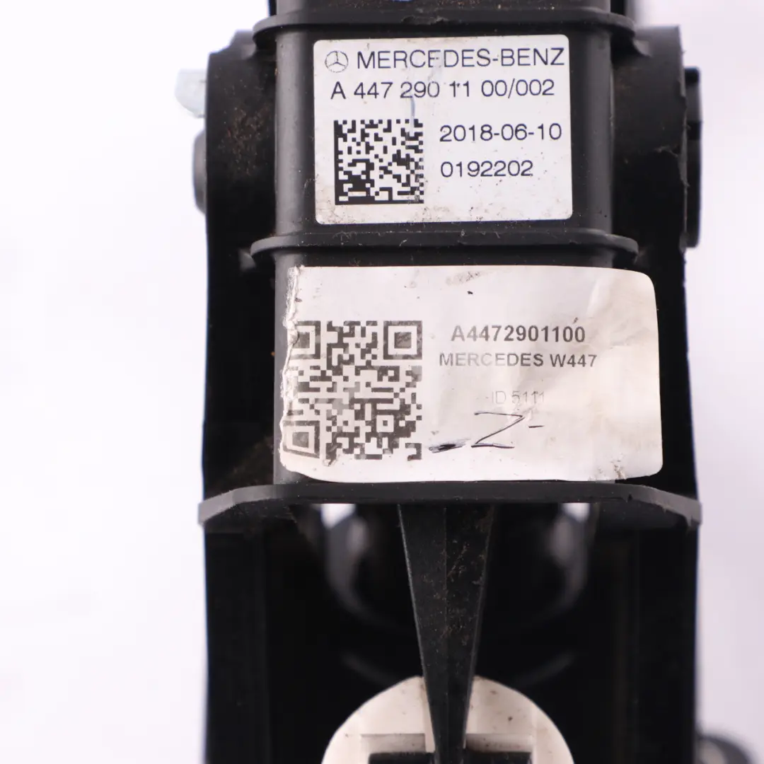 Clutch Pedal Manual Pedal Assembly to Mercedes Vito W447 with Part number A4472901100 Mercedes Vito W447 Clutch Pedal Manual Pedal Assembly - SKU A4472901100 - Part number A4472901100