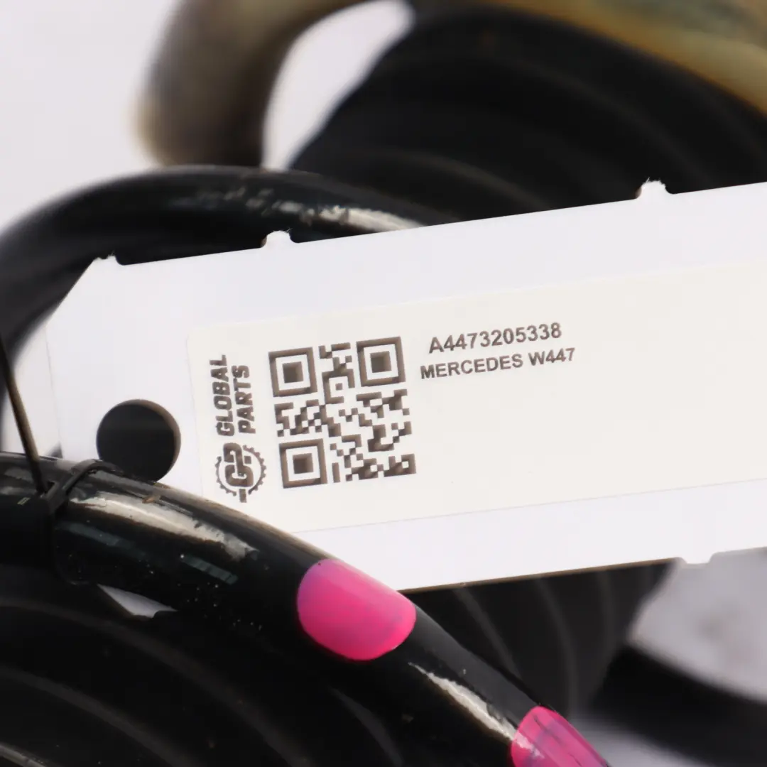 Amortyzator Przedni Lewy do Mercedes W447 o numerze A4473205338 Mercedes W447 Amortyzator Przedni Lewy - SKU A4473205338 - Numer Części A4473205338