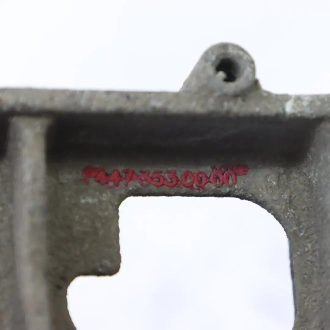 Wspornik Dyferencjału Tylnego Mostu do Mercedes Vito W447 Diesel o numerze A4473503400 Mercedes Vito W447 Diesel Wspornik Dyferencjału Tylnego Mostu - SKU A4473503400 - Numer Części A4473503400