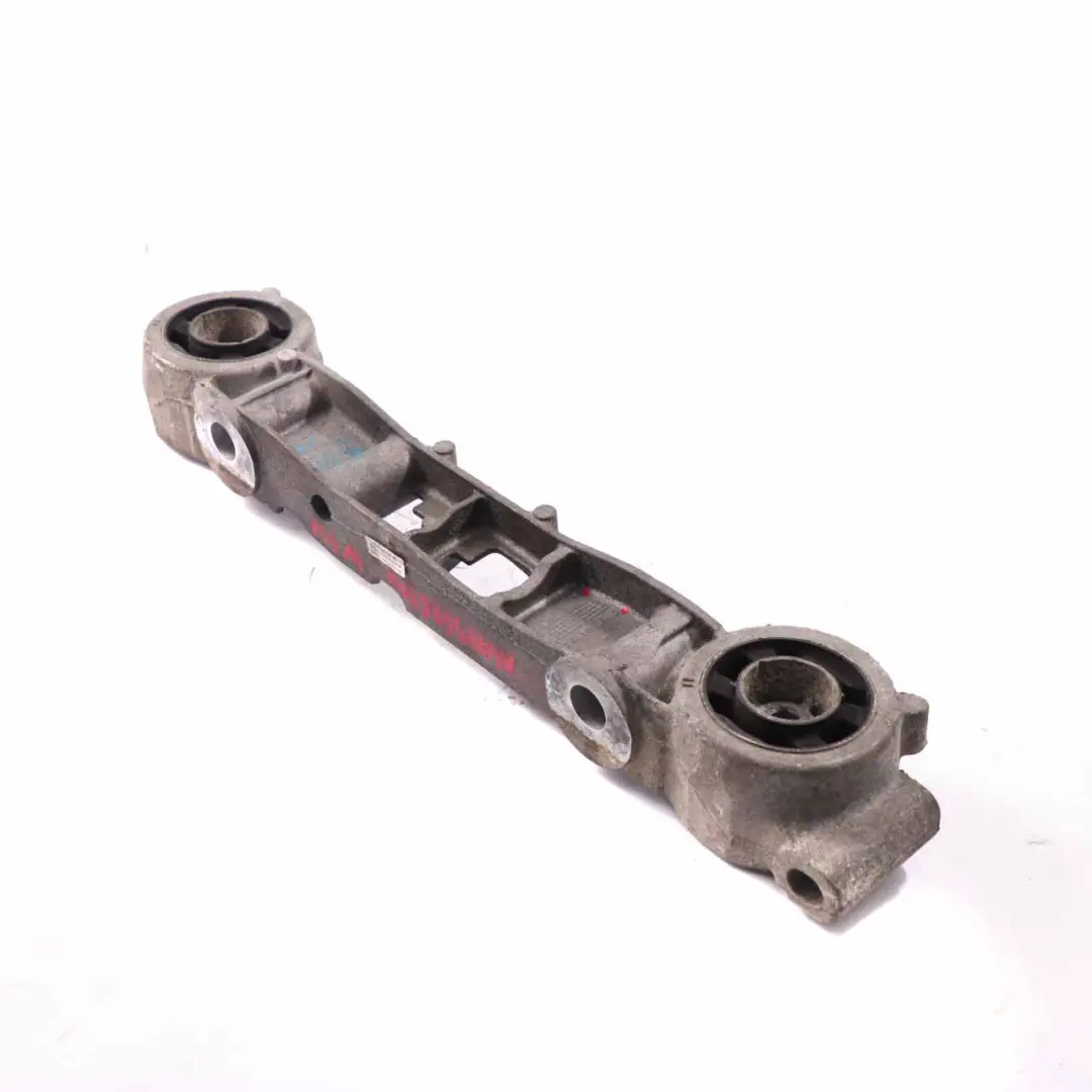 Eje trasero Diferencial Soporte de montaje para Mercedes Vito W447 con número de pieza A4473506700 Mercedes Vito W447 Eje trasero Diferencial Soporte de montaje - SKU A4473506700 - Número de pieza A4473506700