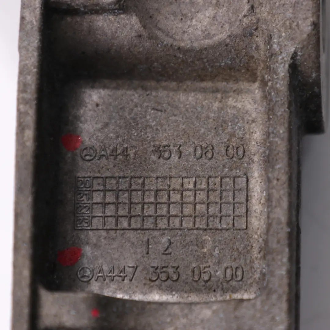 Eje trasero Diferencial Soporte de montaje para Mercedes Vito W447 con número de pieza A4473506700 Mercedes Vito W447 Eje trasero Diferencial Soporte de montaje - SKU A4473506700 - Número de pieza A4473506700