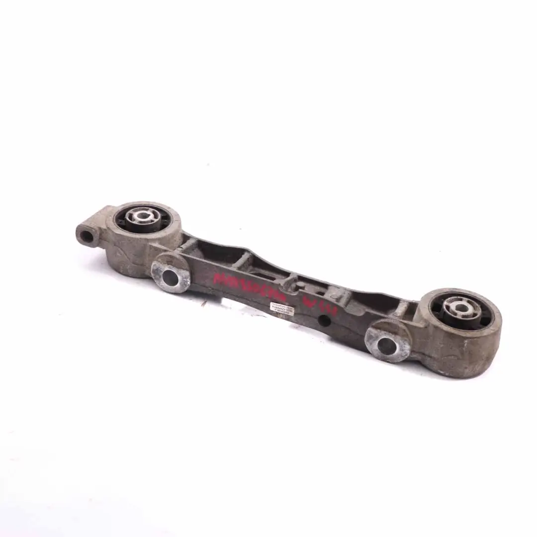 Mercedes Vito W447 Essieu arrière Différentiel Support de montage - SKU A4473506700 - Numéro de pièce A4473506700