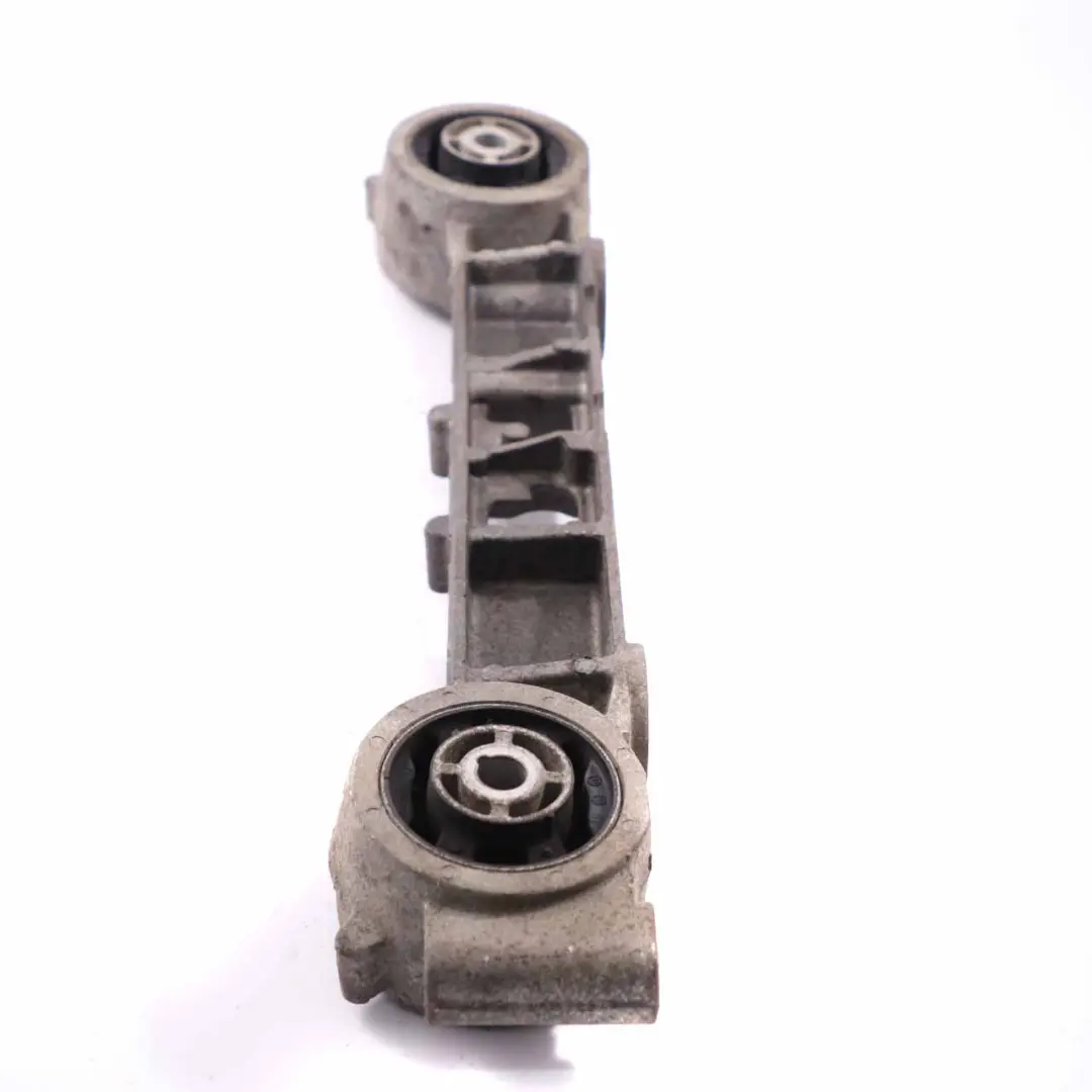 Assale posteriore Supporto supporto differenziale per Mercedes Vito W447 con numero di parte A4473506700 Mercedes Vito W447 Assale posteriore Supporto supporto differenziale - SKU A4473506700 - Numero di parte A4473506700