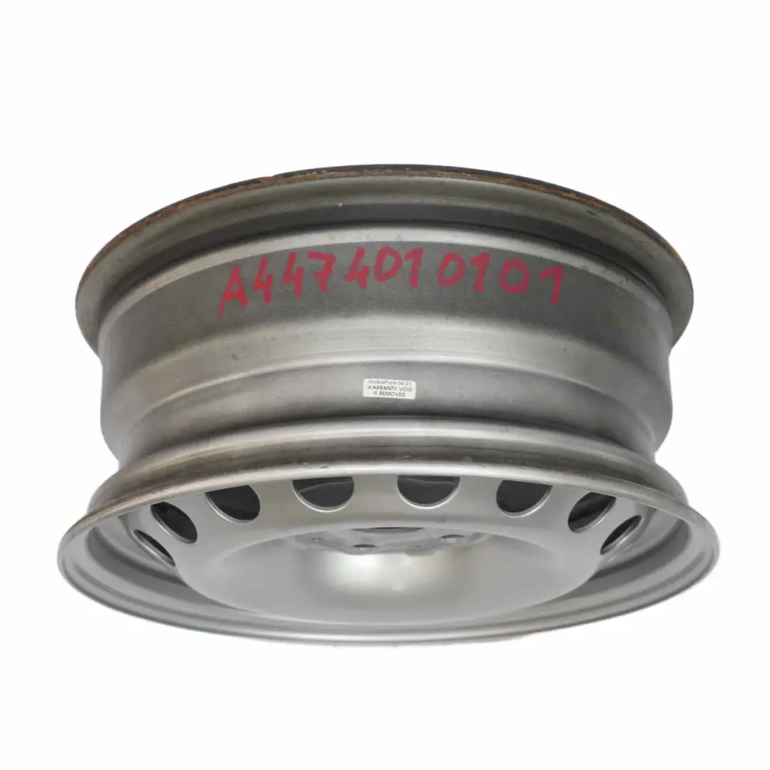 Llanta Mercedes Vito W447 Acero 16" 6.5J ET:52 para con número de pieza A4474010101 Llanta Mercedes Vito W447 Acero 16" 6.5J ET:52 - SKU A4474010101 - Número de pieza A4474010101