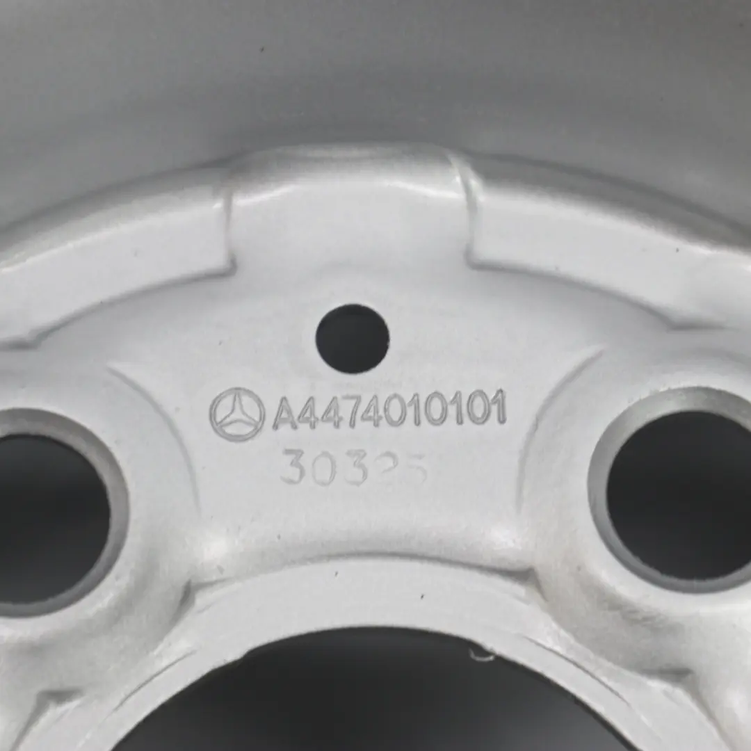 Llanta Mercedes Vito W447 Acero 16" 6.5J ET:52 para con número de pieza A4474010101 Llanta Mercedes Vito W447 Acero 16" 6.5J ET:52 - SKU A4474010101 - Número de pieza A4474010101