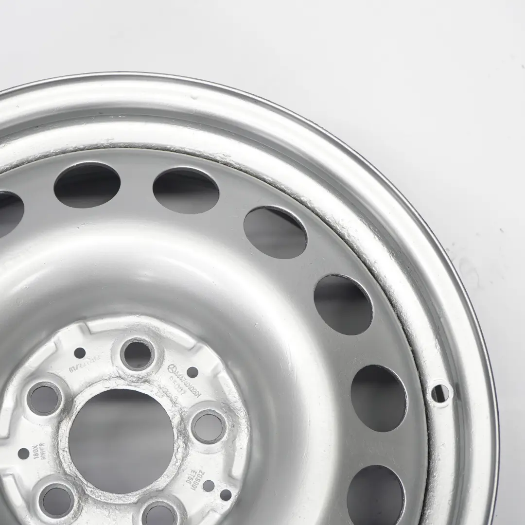 Llanta Mercedes Vito W447 Plata Acero 17" 6.5J ET:50 para con número de pieza A4474010201 Llanta Mercedes Vito W447 Plata Acero 17" 6.5J ET:50 - SKU A4474010201-1 - Número de pieza A4474010201