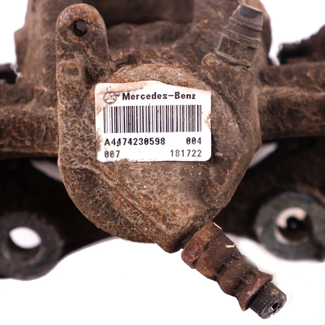 Bremssattelgehäuse Träger hinten links für Mercedes W447 mit Teilenummer A4474200683 Mercedes W447 Bremssattelgehäuse Träger hinten links - SKU A4474200683 - Teilenummer A4474200683