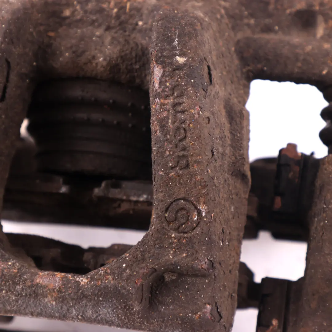 Bremssattelgehäuse Träger hinten links für Mercedes W447 mit Teilenummer A4474200683 Mercedes W447 Bremssattelgehäuse Träger hinten links - SKU A4474200683 - Teilenummer A4474200683